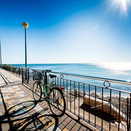 Apartamento Sea Senses Victoria Frente Al Mar Torrevieja Kültér fotó