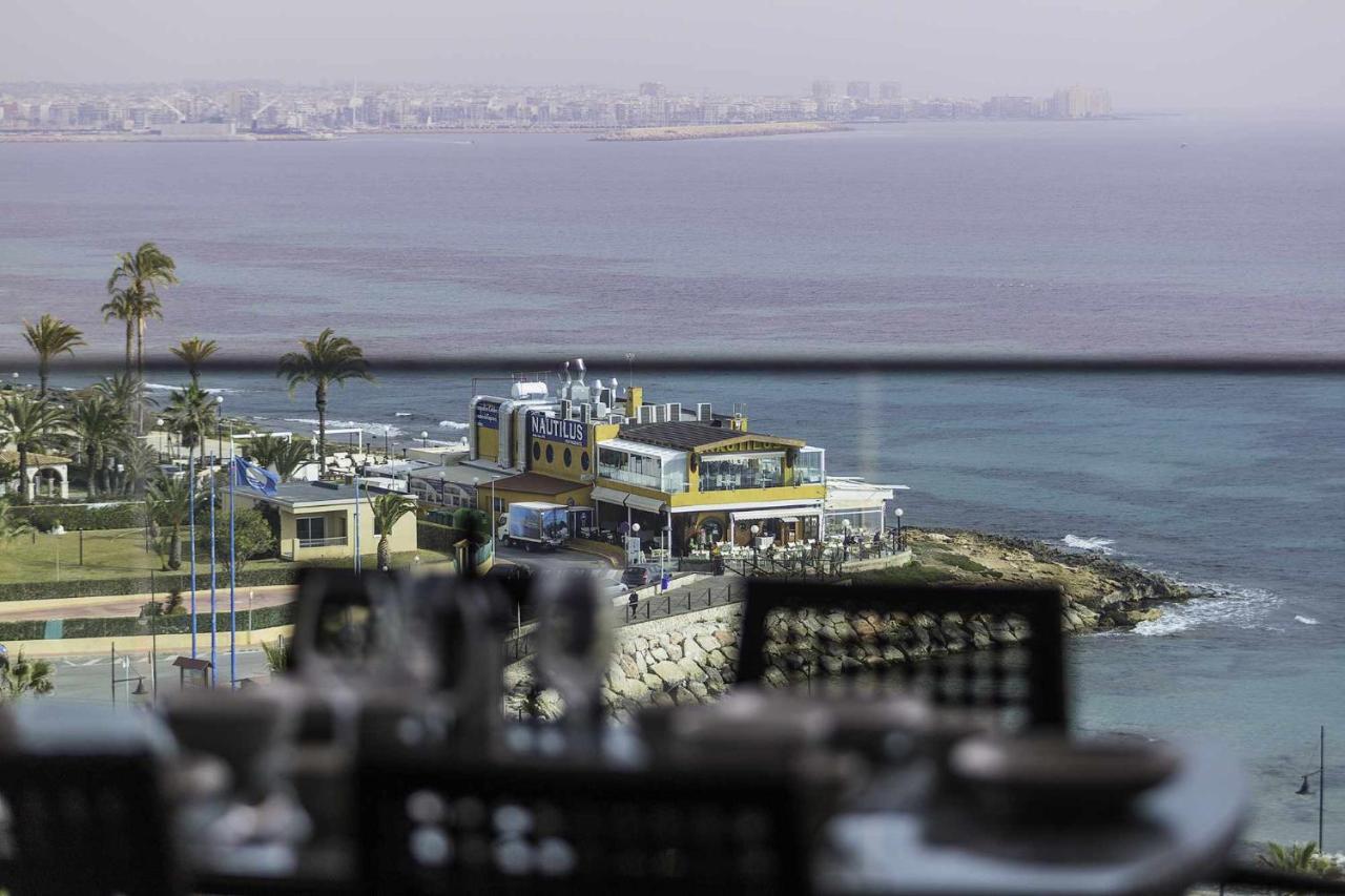 Apartamento Sea Senses Victoria Frente Al Mar Torrevieja Kültér fotó