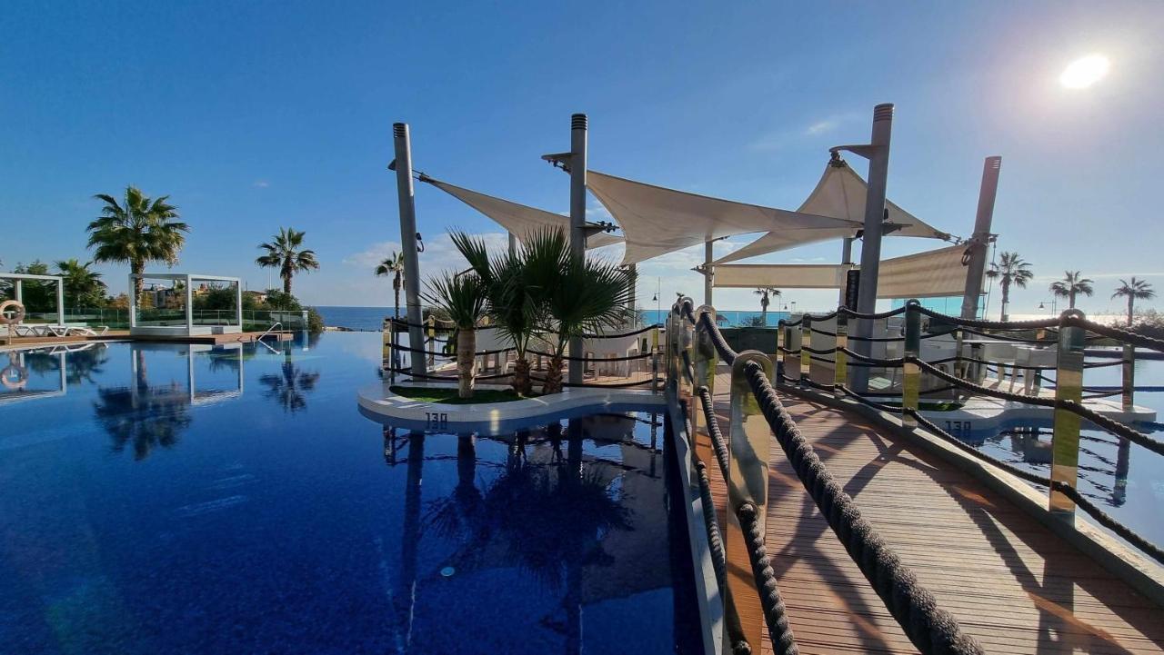 Apartamento Sea Senses Victoria Frente Al Mar Torrevieja Kültér fotó