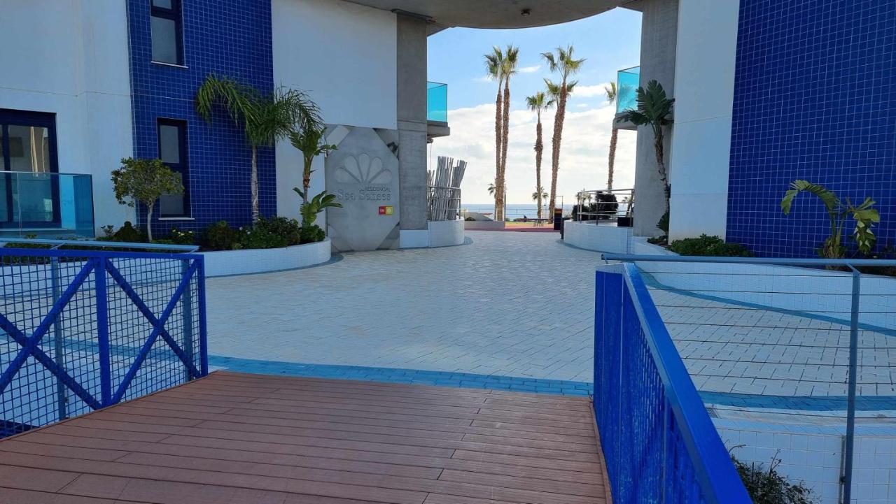 Apartamento Sea Senses Victoria Frente Al Mar Torrevieja Kültér fotó