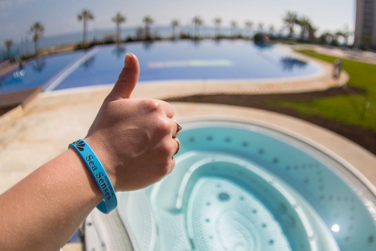 Apartamento Sea Senses Victoria Frente Al Mar Torrevieja Kültér fotó